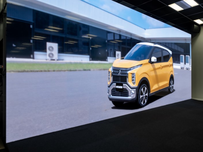 三菱自動車工業株式会社デザイン本部様 Crystal Ledディスプレイシステム 株式会社レスターコミュニケーションズ
