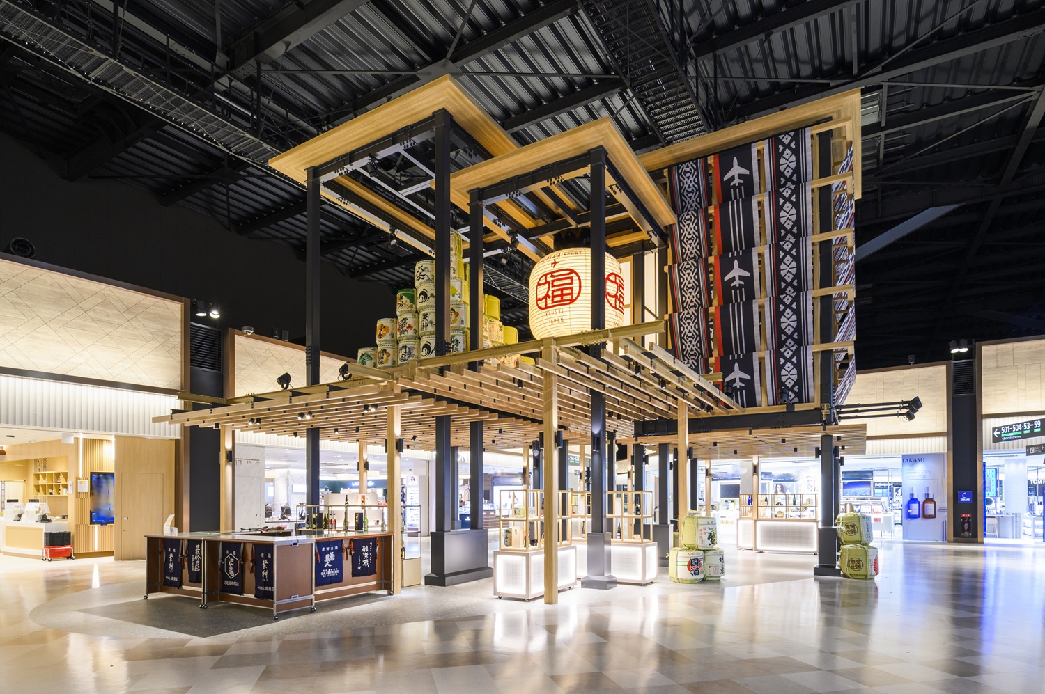 福岡国際空港株式会社様 スタッフサイネージで300名の販売スタッフに漏れなく均等に情報共有できる環境を構築